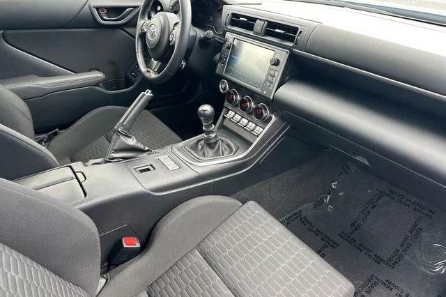 Used 2022  Toyota Base image 16