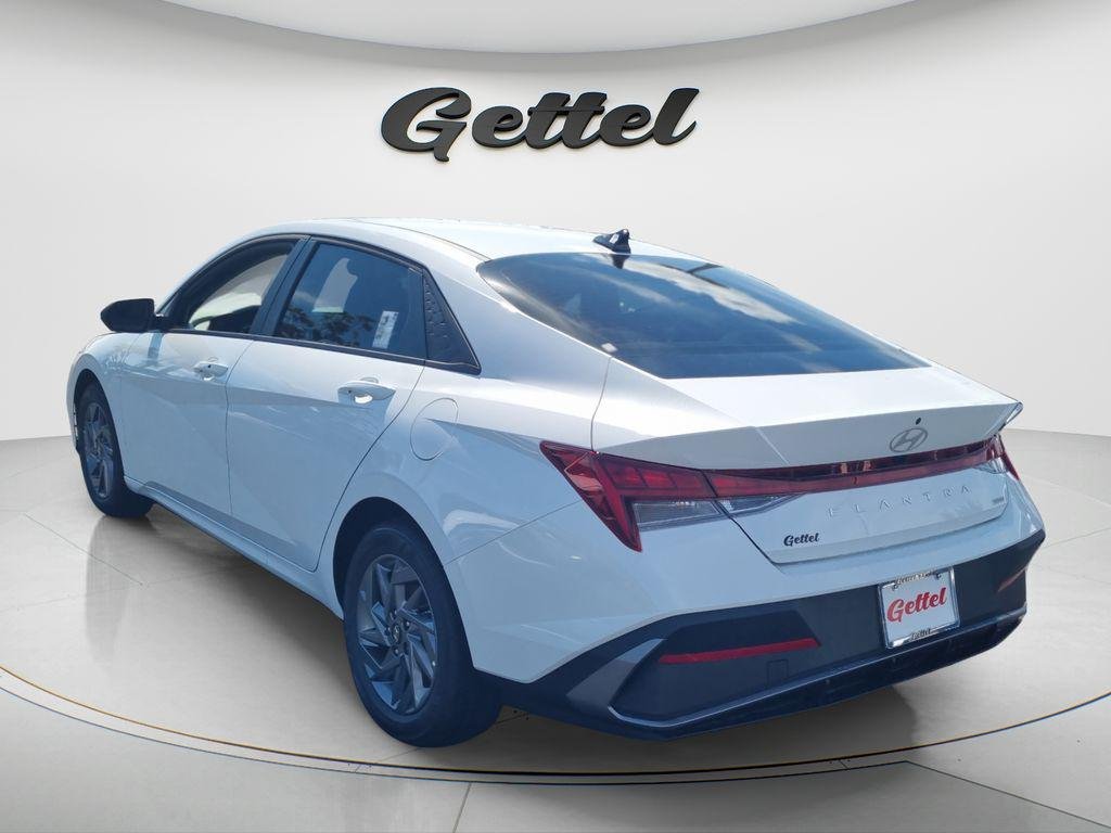 New 2026 White Hyundai Blue image 7