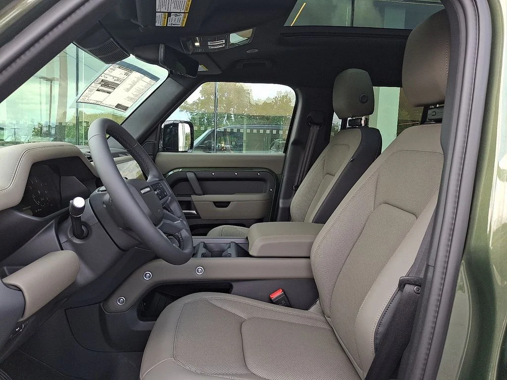 New 2026 Woolstone Green Land Rover S image 9