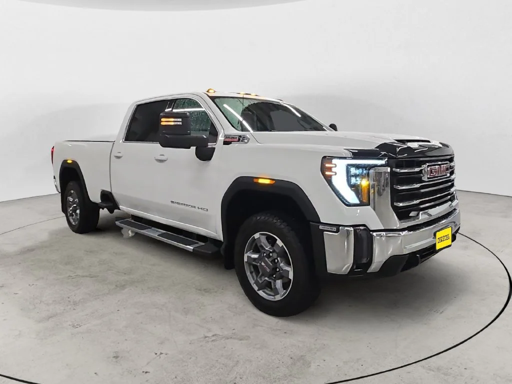 Certified Used 2025 Summit White GMC SLE image 5