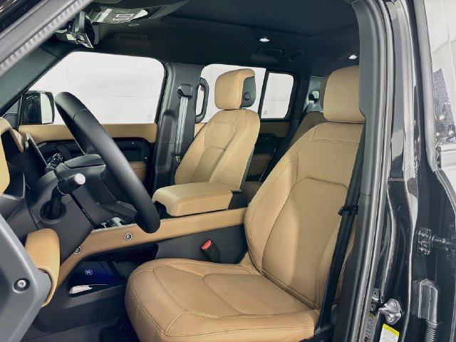 New 2026 Santorini Black Land Rover S image 14
