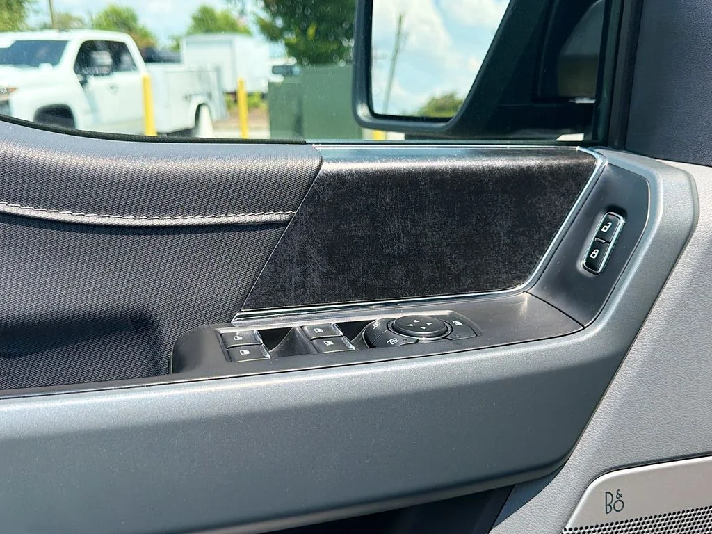 Used 2023 Blue Ford XLT image 18