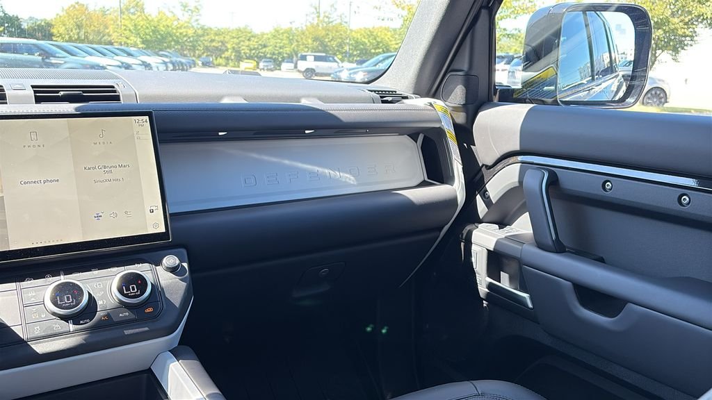 2026 Land Rover Defender X-Dynamic SE - Photo 26