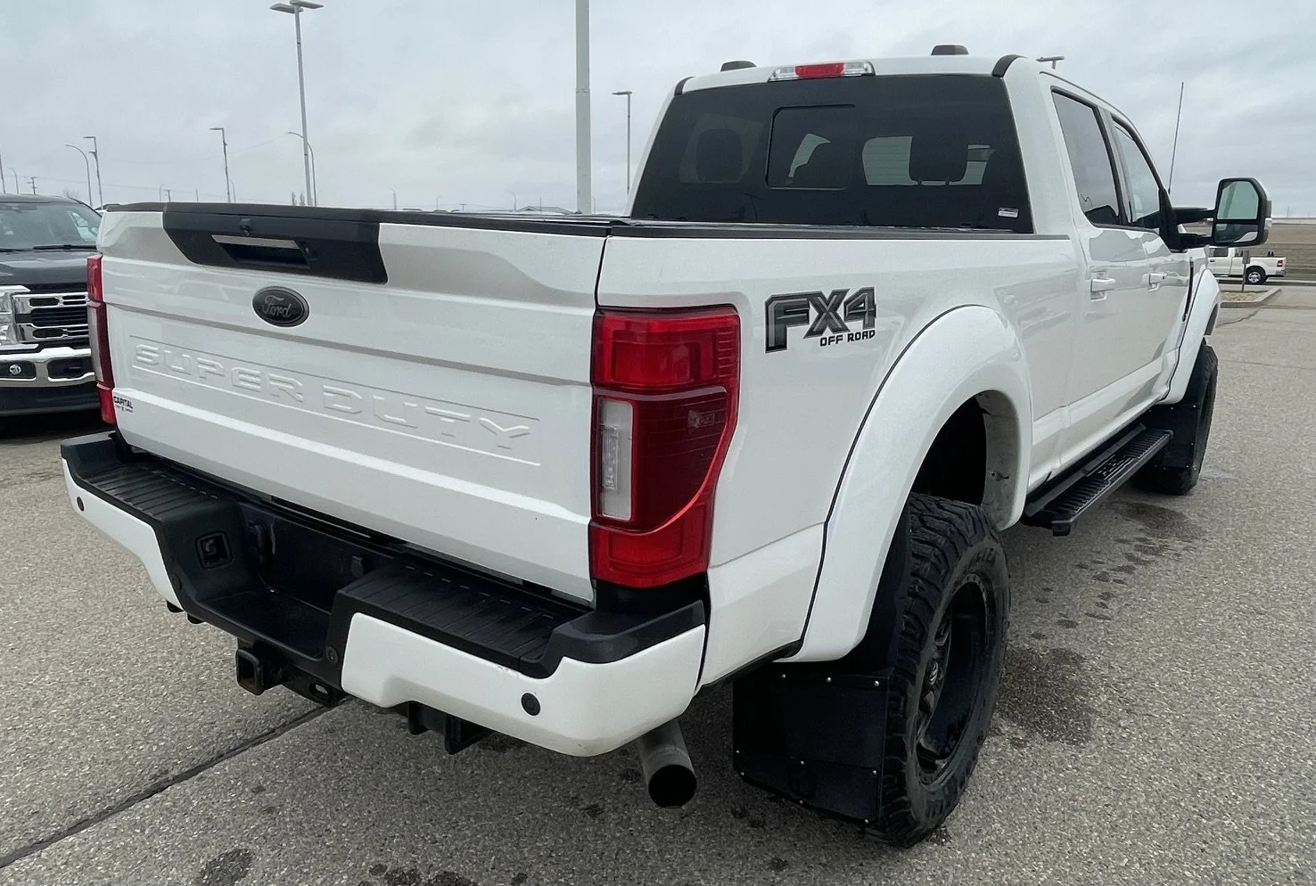 Used 2022 WHITE Ford LARIAT SuperCrew image 5