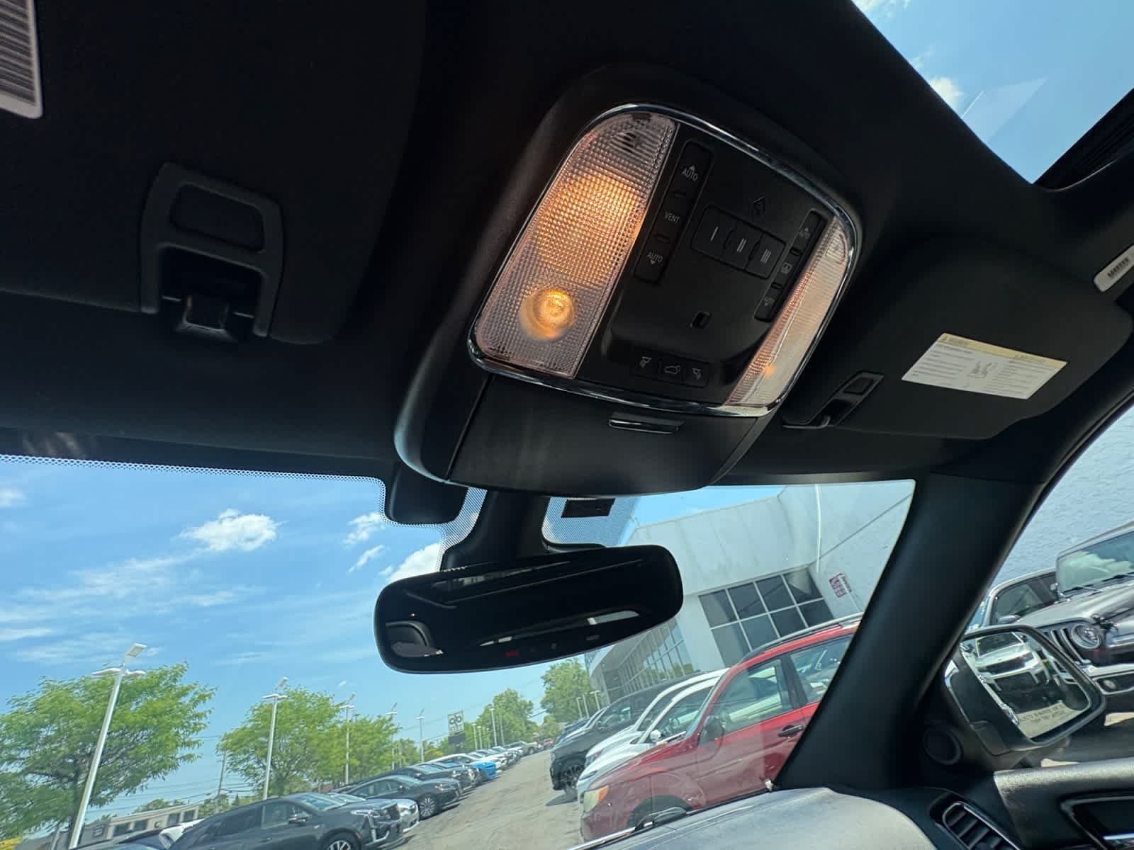 Used 2021 Ivory 3-Coat Jeep Overland image 31