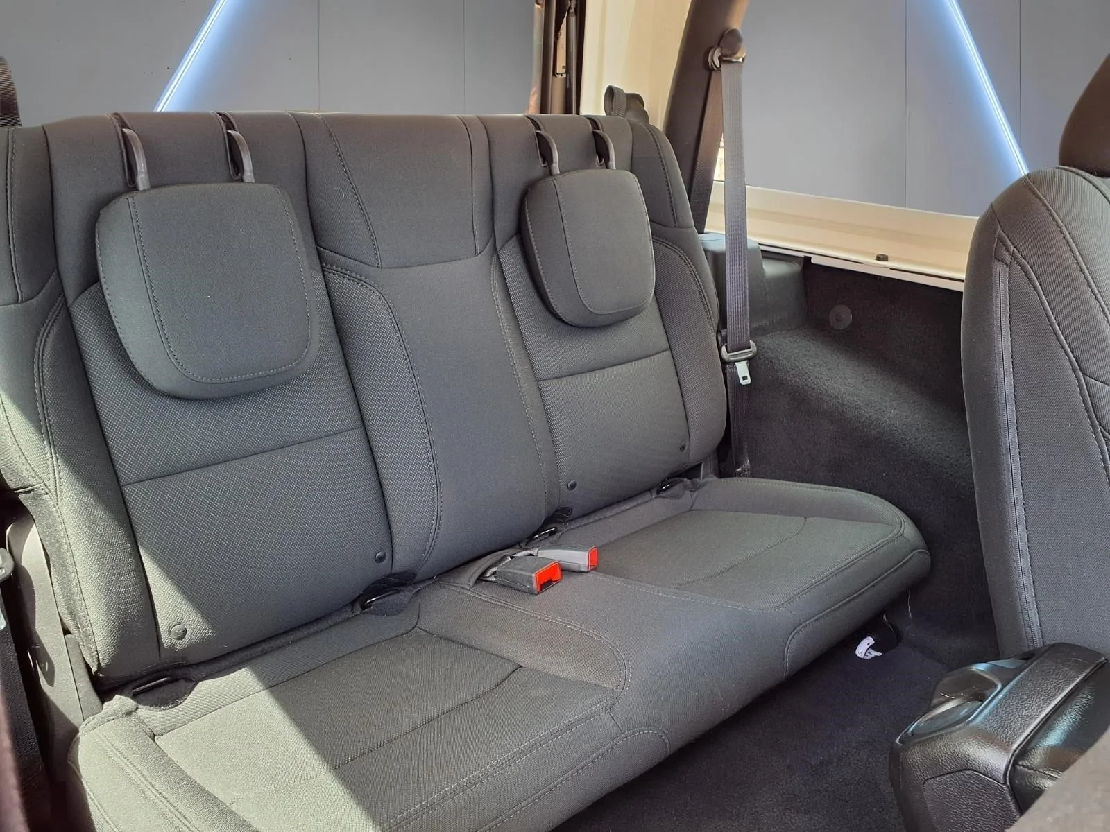 Used 2020 White Jeep Sport S image 15