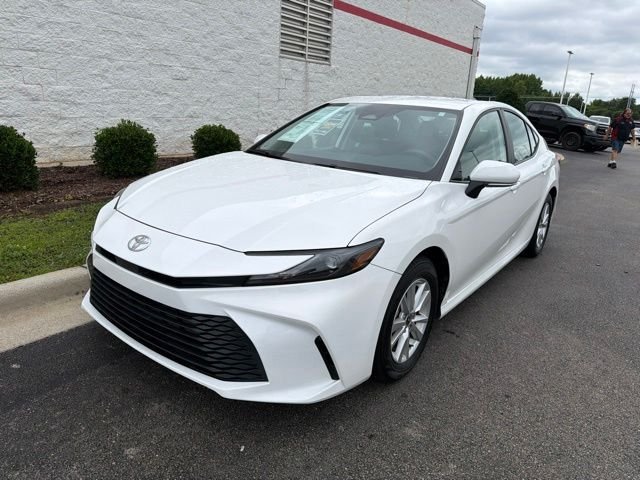 Used 2025 White Toyota LE image 3