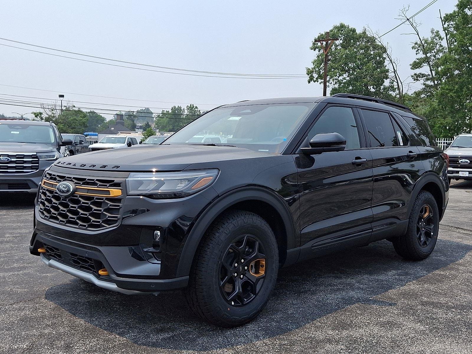 New 2026 Agate Black Metallic Ford Tremor® image 2