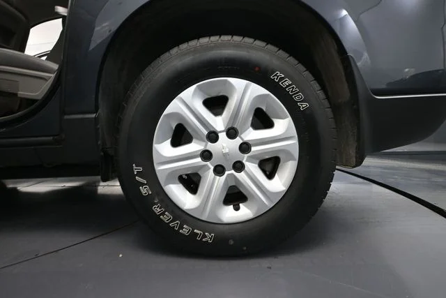 Used 2014 Gray Chevrolet LS image 12