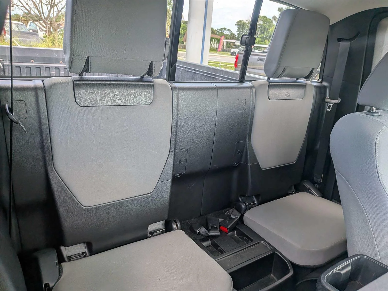 Used 2019 Silver Toyota SR image 13