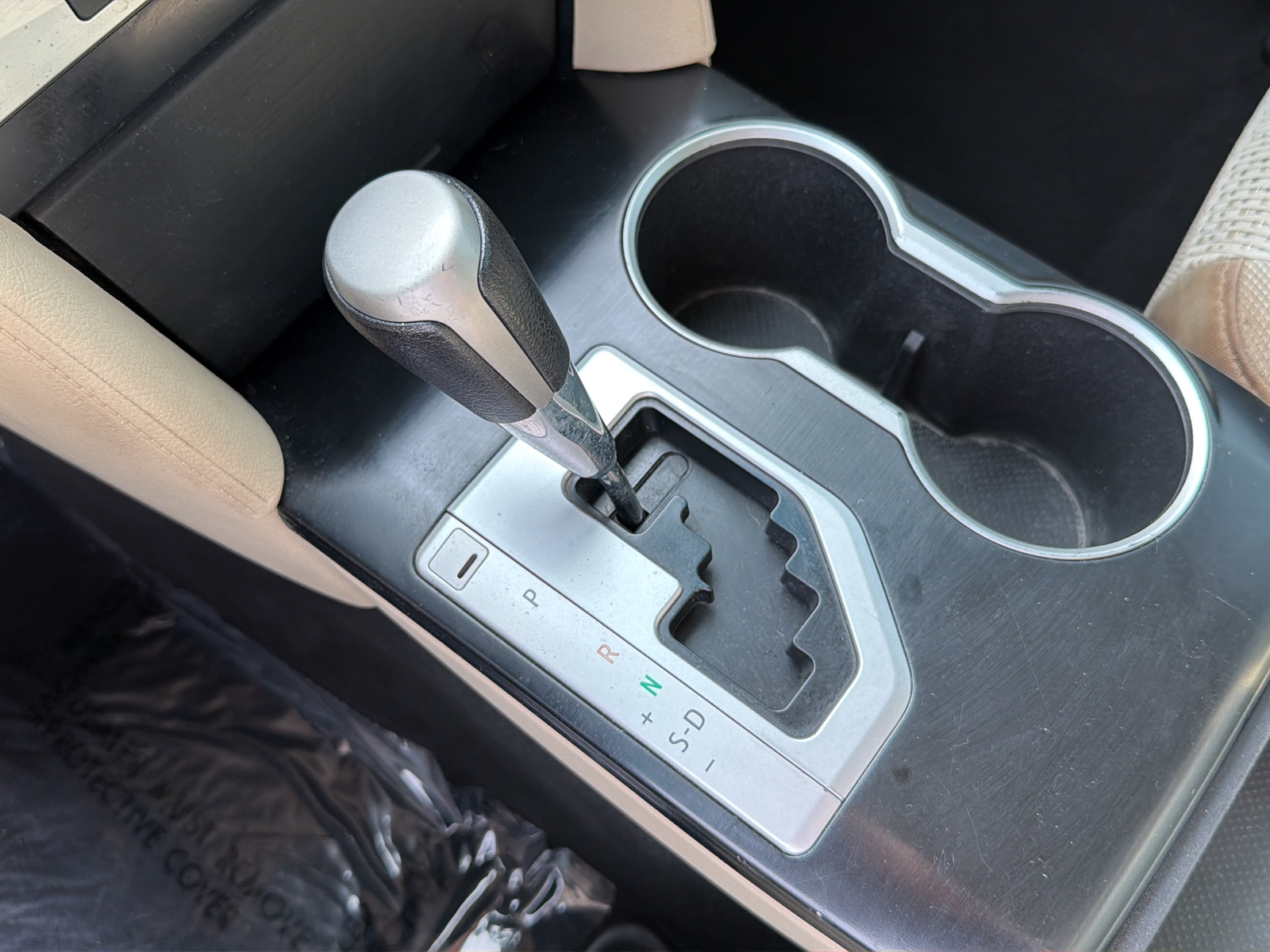 Used 2014 Creme Brulee Toyota L image 26