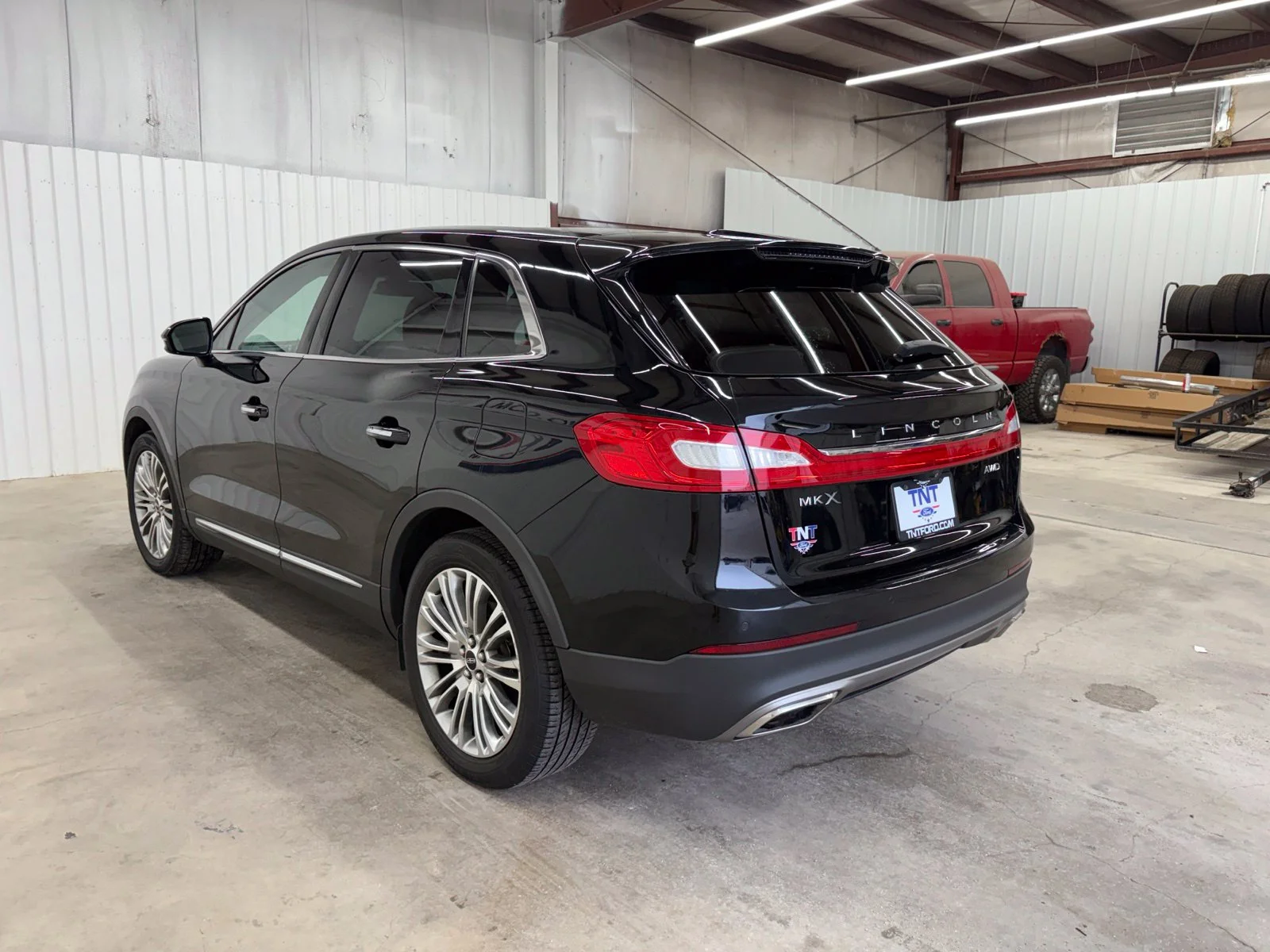 Used 2018 Black Velvet Lincoln Reserve image 5