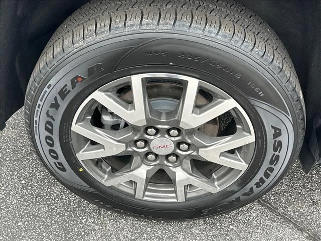 Used 2023 Blue GMC SLE image 35
