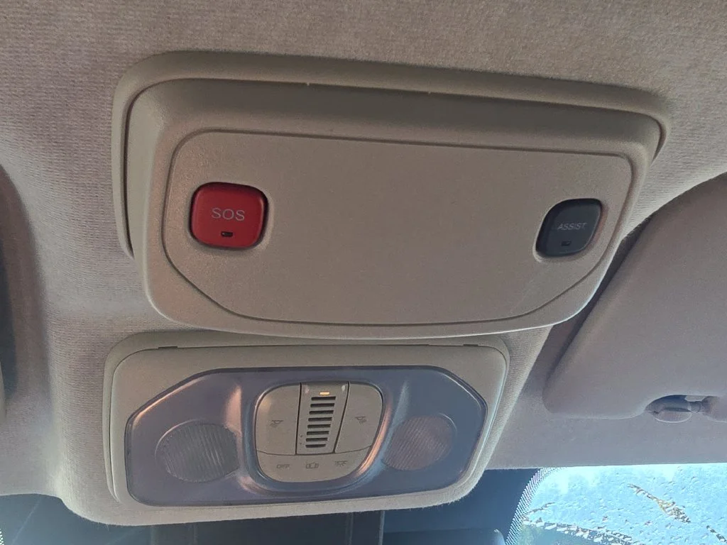 Used 2025 White Ram Base image 29