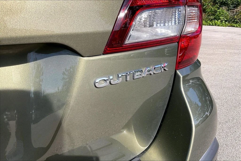Used 2019 Green Subaru 2.5i image 32