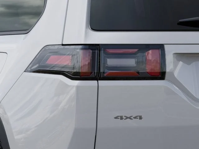 New 2026 Bright White Clear-Coat Exterior Paint Jeep Limited image 9