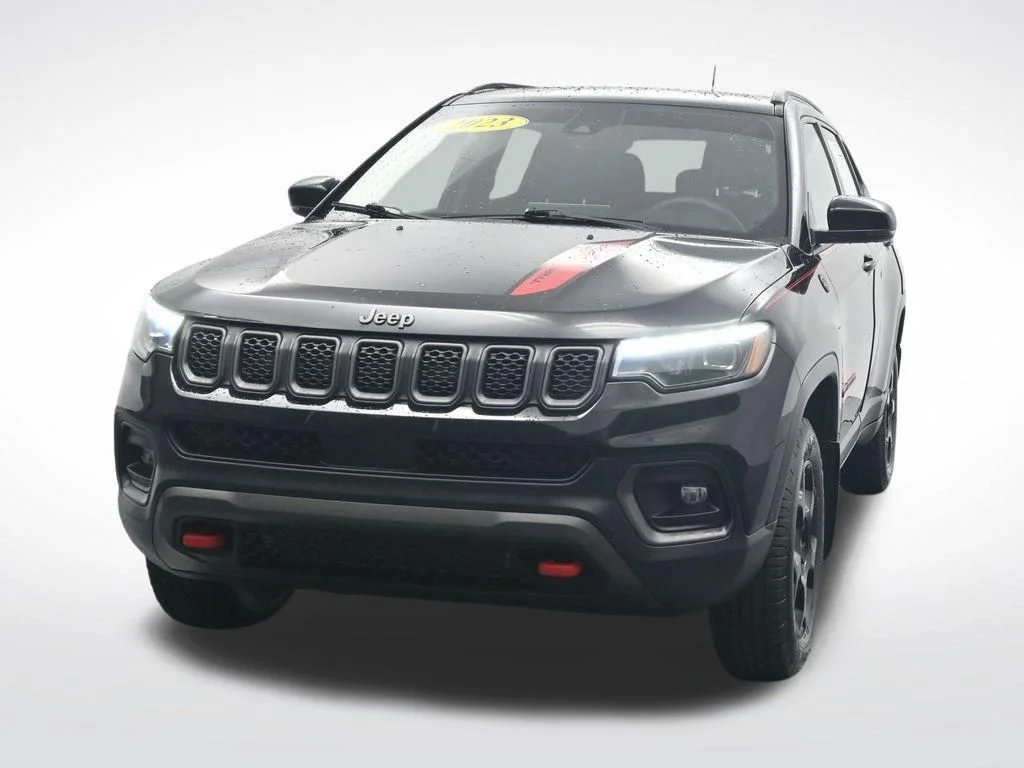 Certified Used 2023 Diamond Black Jeep Trailhawk image 2