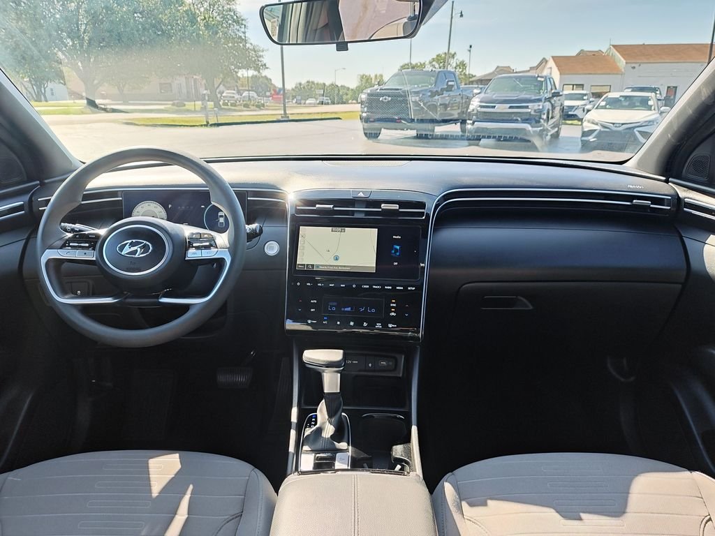 Used 2024 Green Hyundai SEL image 15