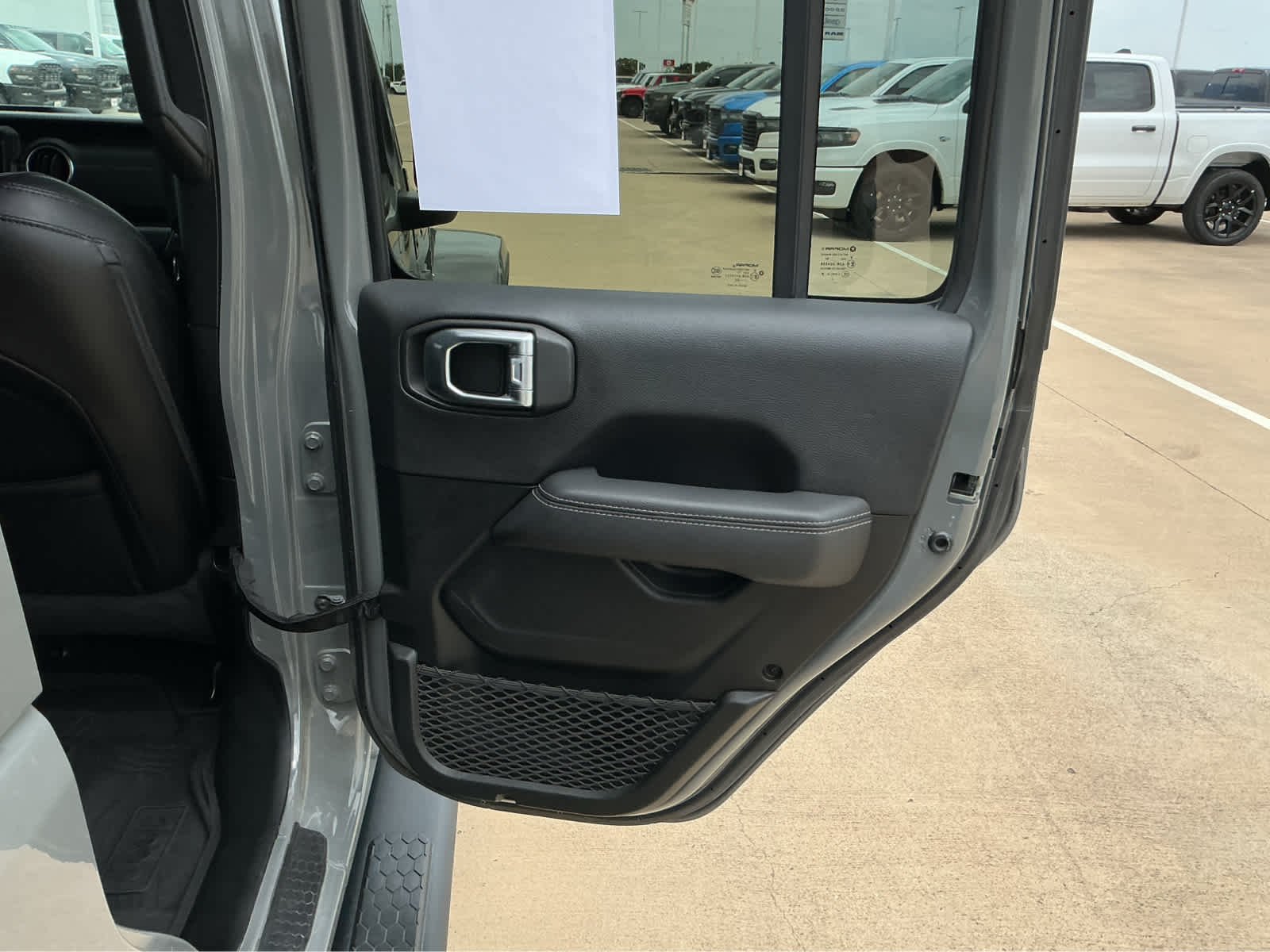Used 2022 Sting-Gray Clearcoat Jeep Unlimited Sahara image 20