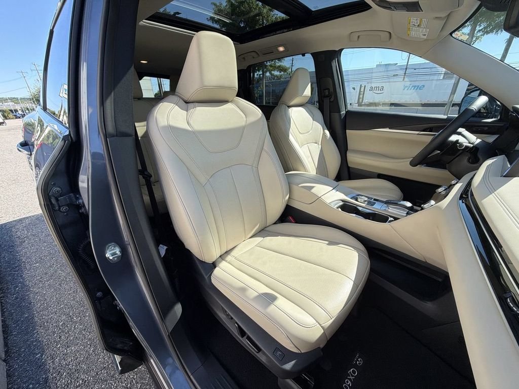Certified Used 2023 Blue INFINITI Sensory image 26