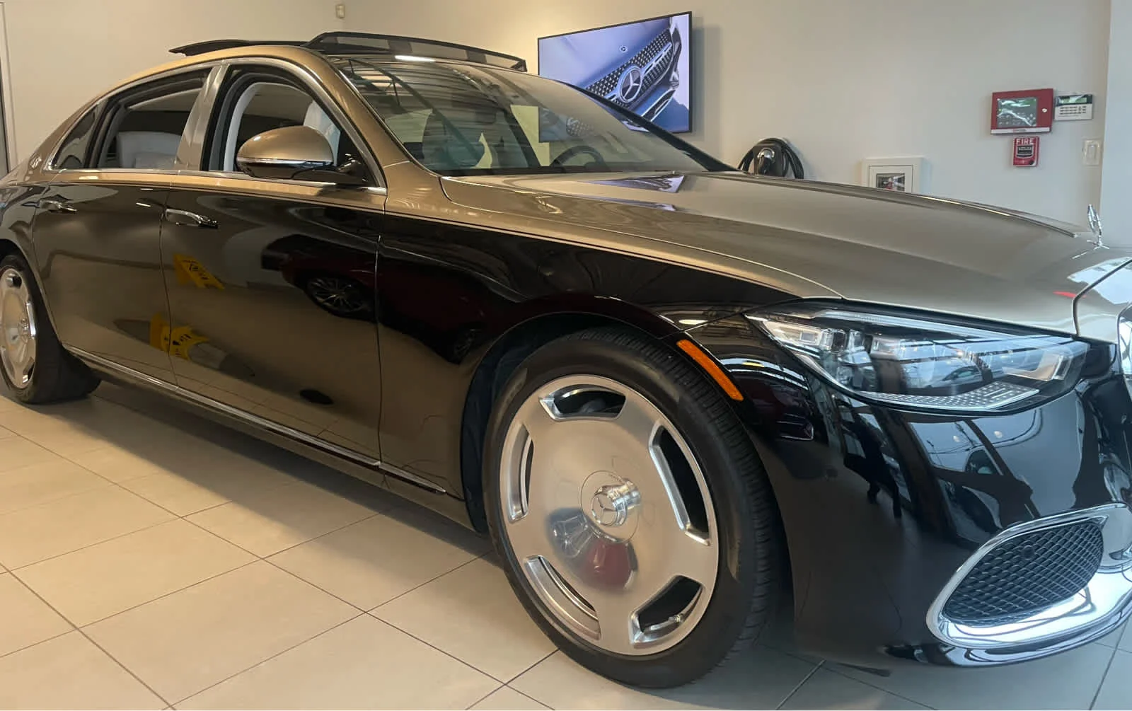 Used 2024 Onyx  Black Metallic Mercedes-Benz Maybach S 580 image 4
