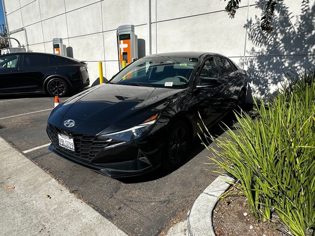 Used 2022 Phantom Black Hyundai SEL image 13