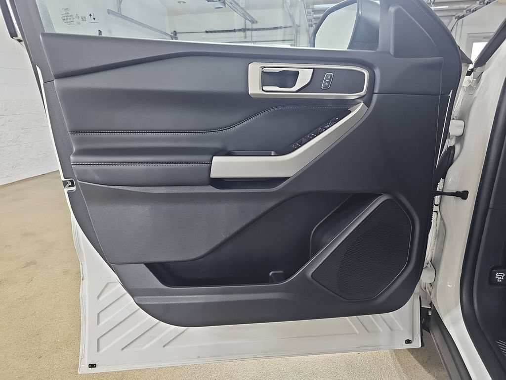Used 2023 White Ford XLT image 33