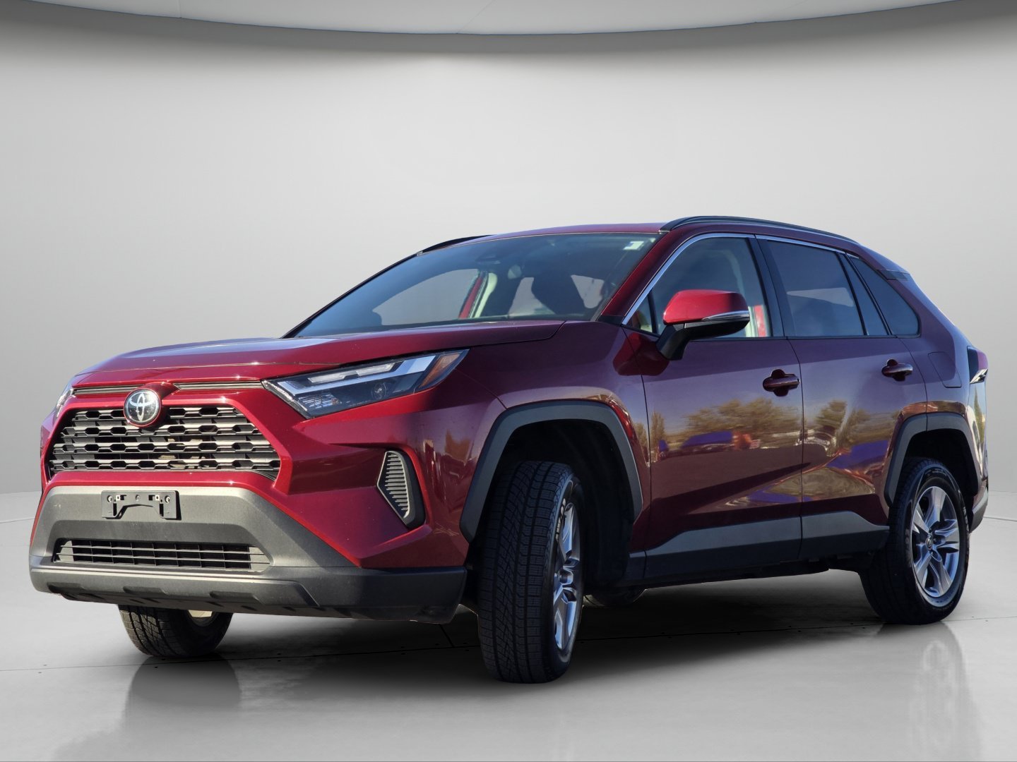 2024 Toyota RAV4 XLE - Photo 18
