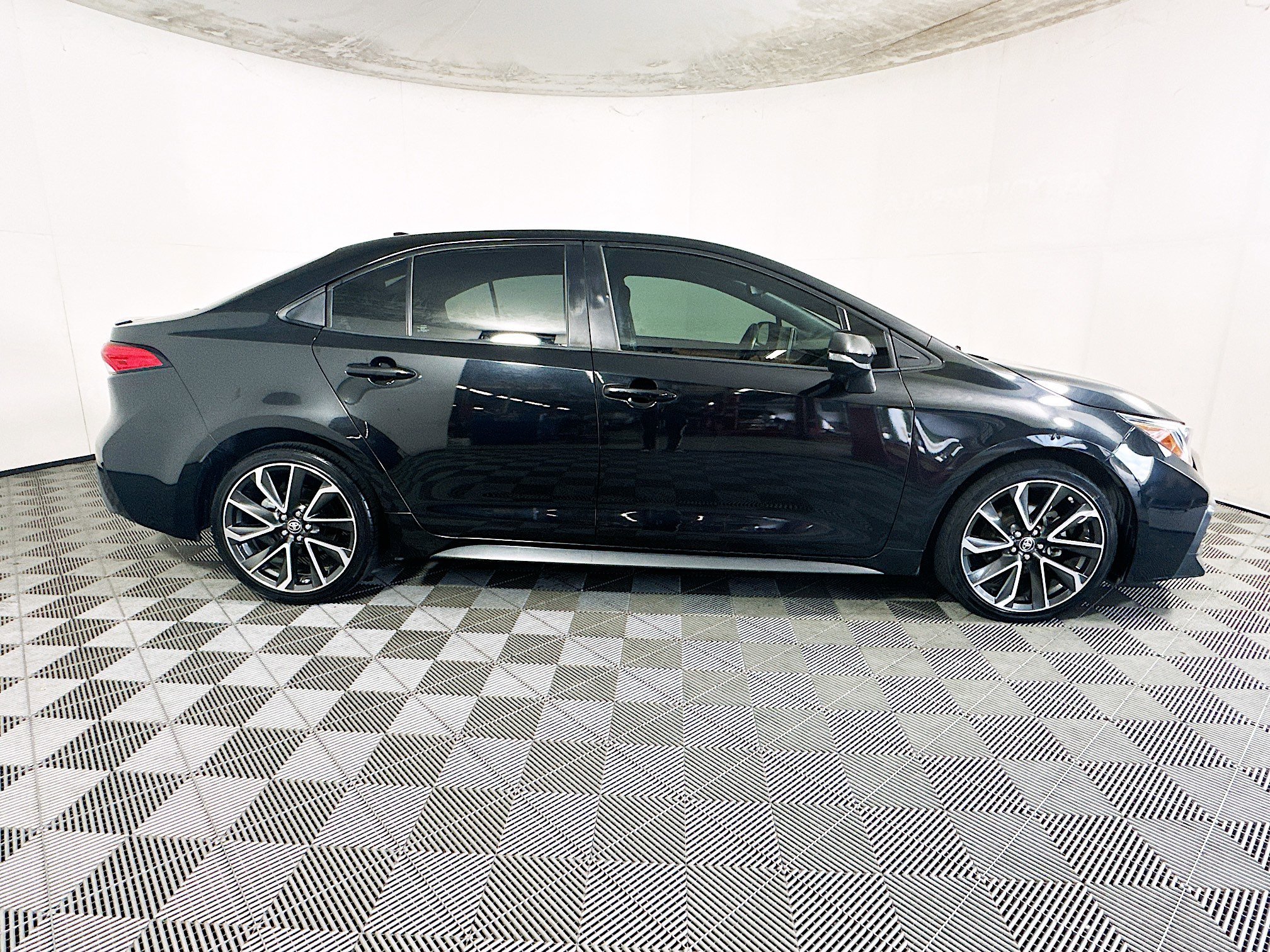 Used 2020 Black Sand Pearl Toyota SE image 2