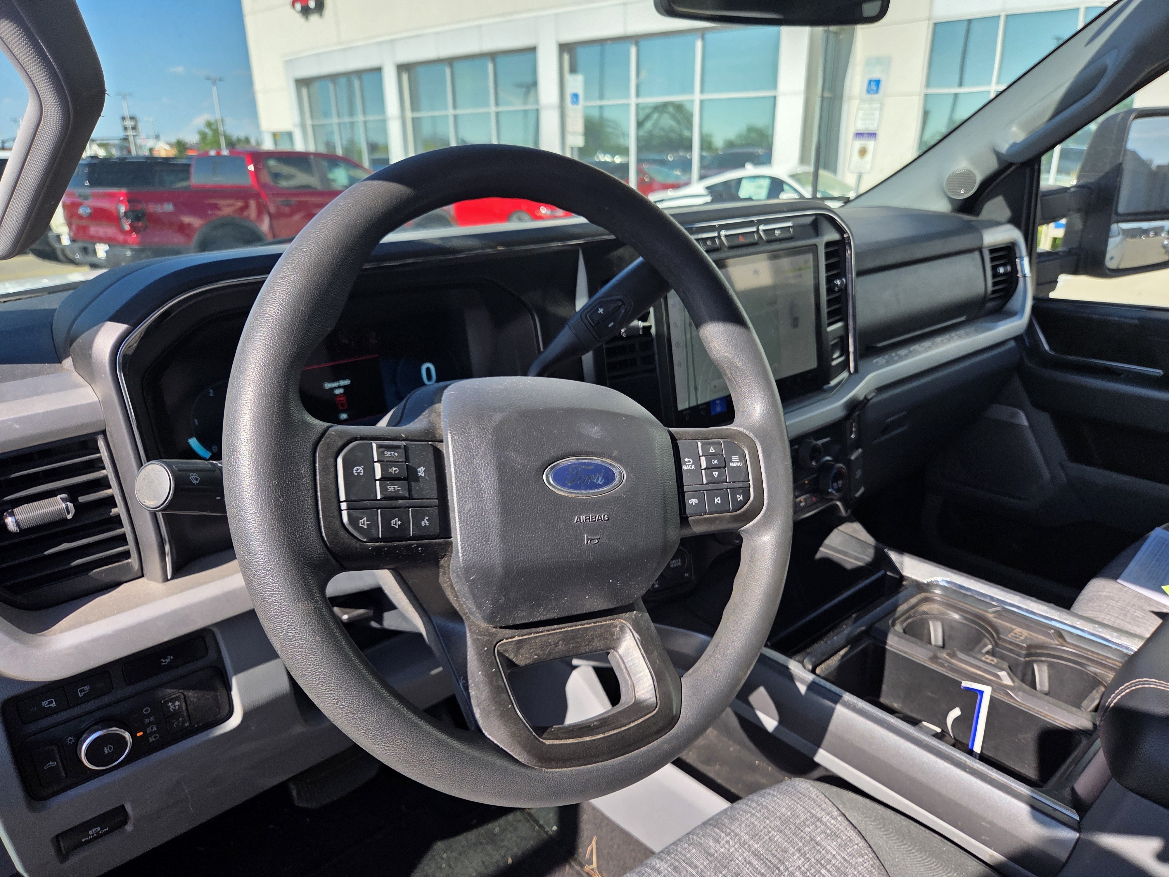 Used 2023 Oxford White Ford XLT image 5