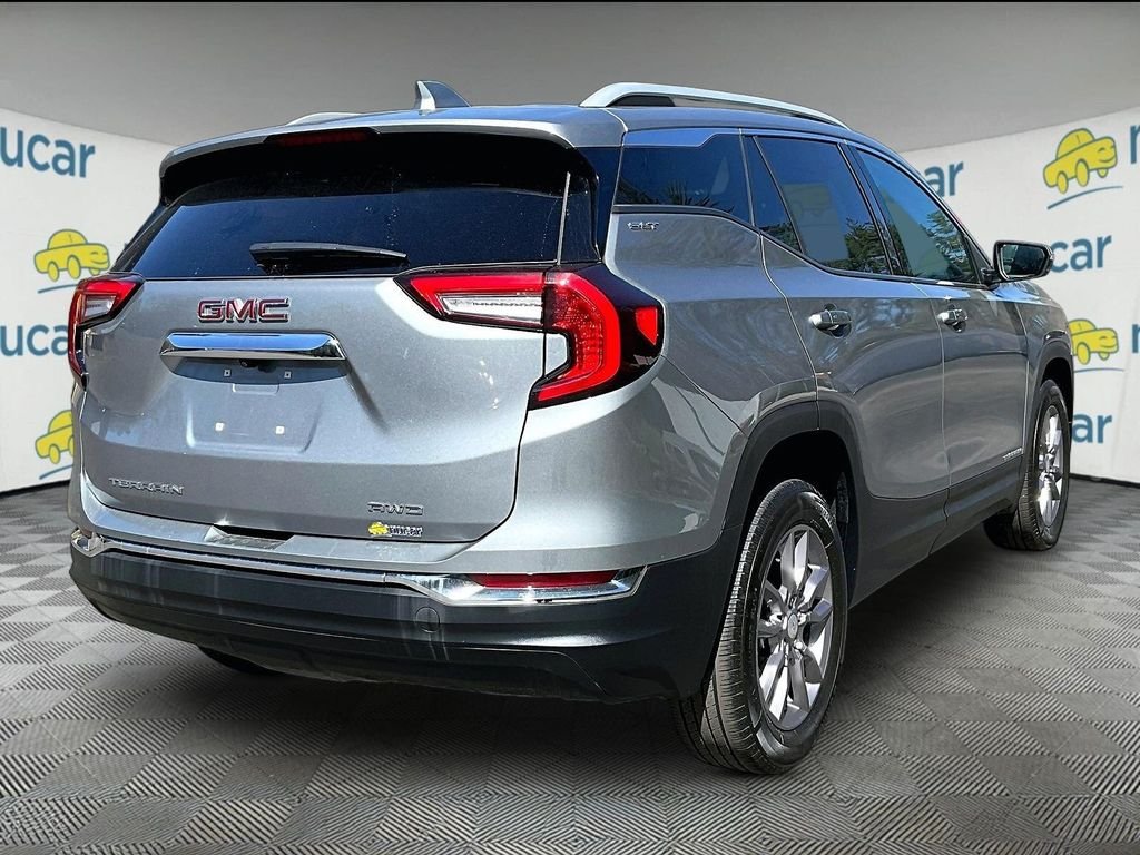 Used 2023 Silver GMC SLT image 8