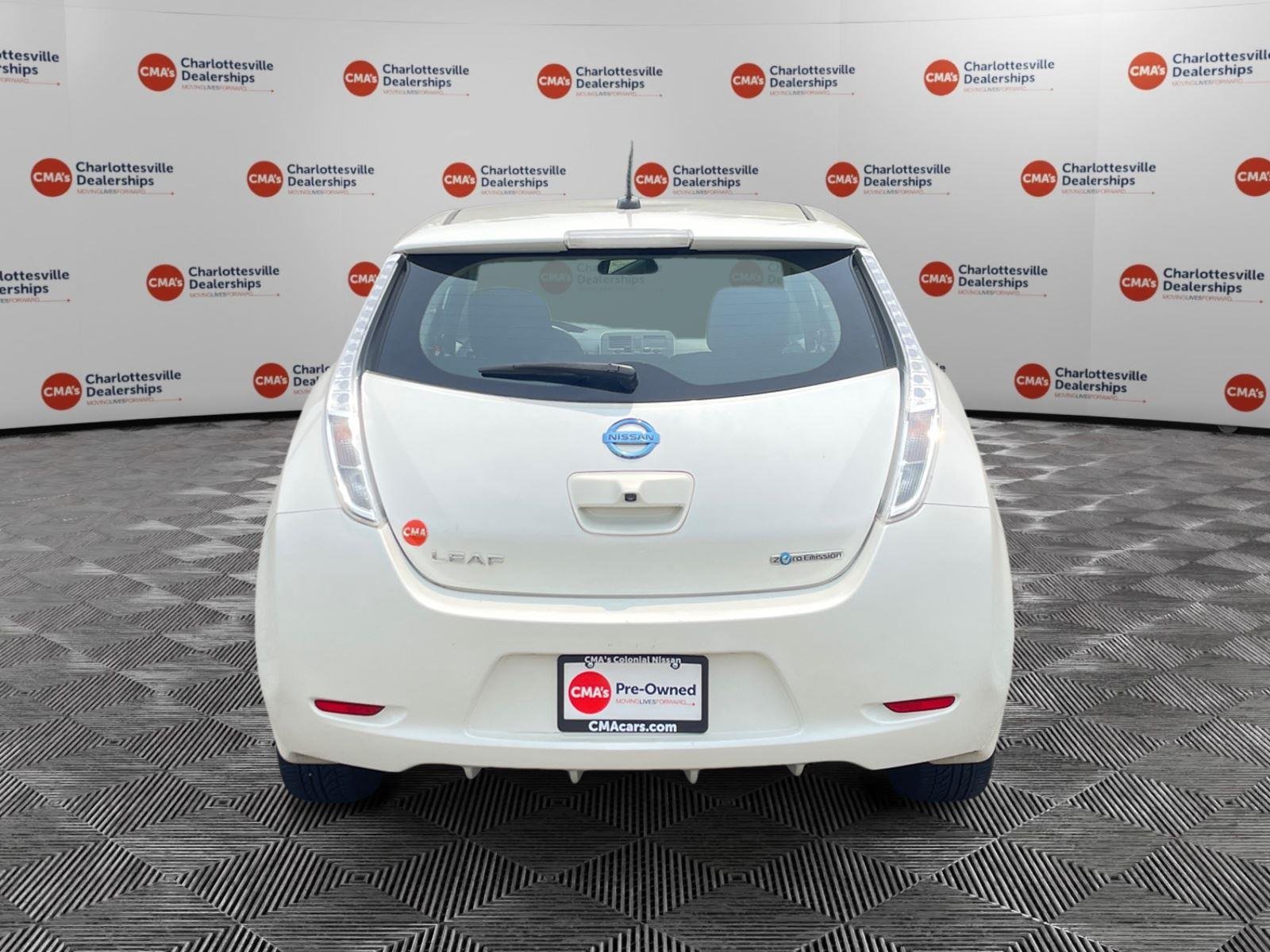 Used 2016 Pearl White Nissan S image 4