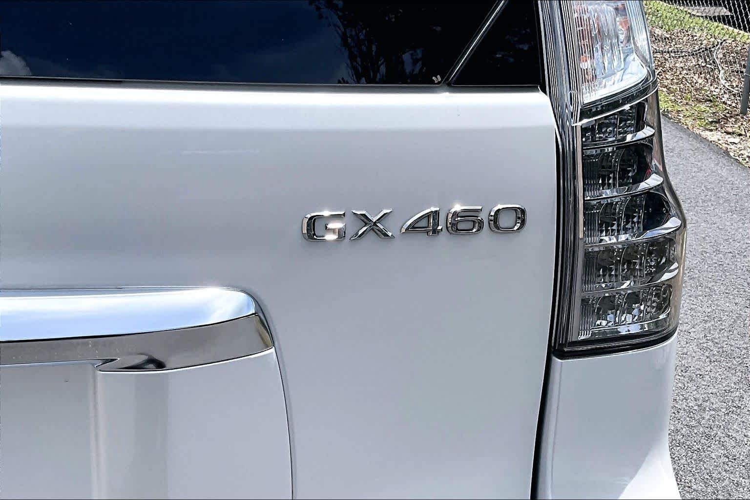 Used 2023 Eminent White Pearl Lexus Premium image 10