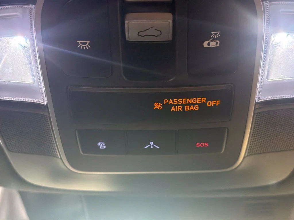 Used 2020 Quartz White Hyundai Limited image 17