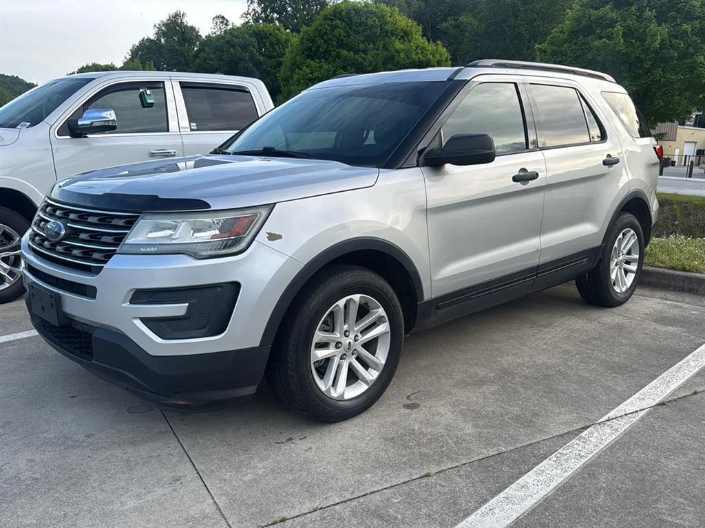 2017 Ford Explorer Base 4WD photo