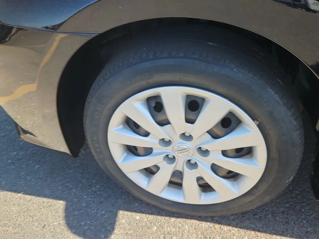 Used 2019 Black Nissan S image 16