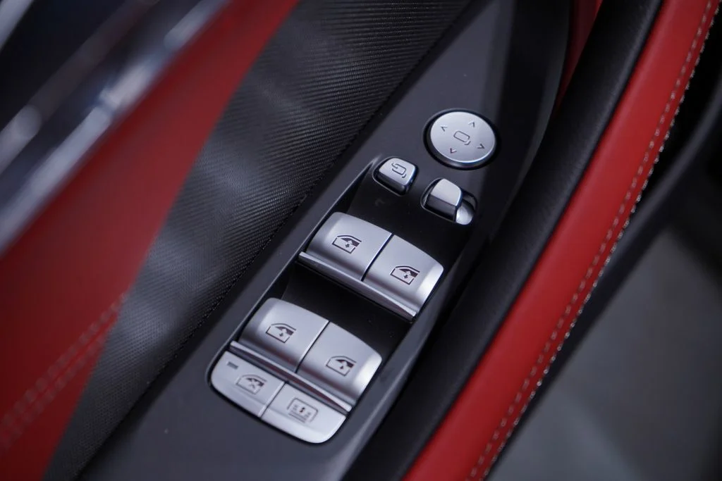 2026 BMW 8 Series M850i - Photo 15