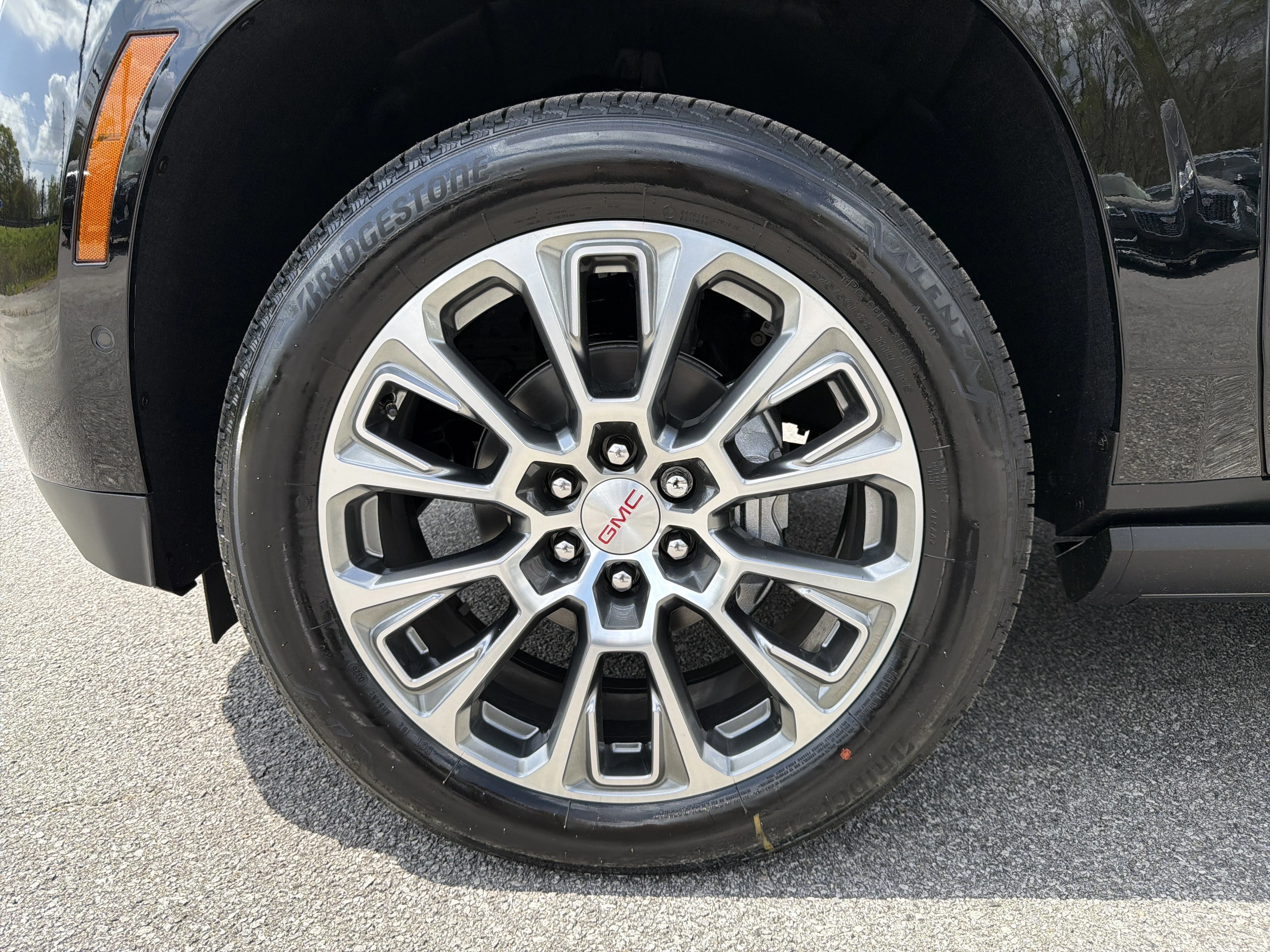 2026 GMC Yukon XL Denali - Photo 12