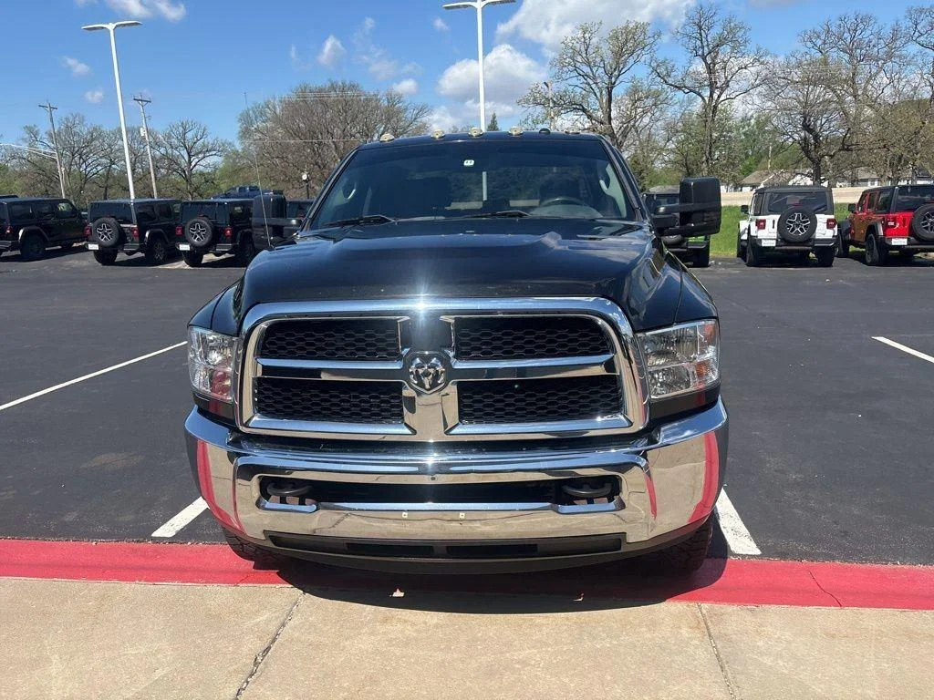 Used 2016 Brilliant Black Crystal Pearlcoat Ram Tradesman image 4