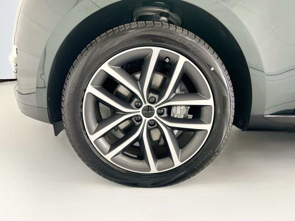 New 2026 Belgravia Green Land Rover SE image 29