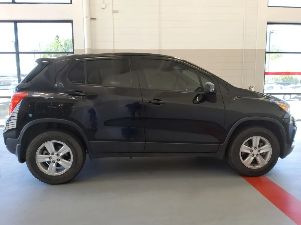 Used 2018 Black Chevrolet LS image 24