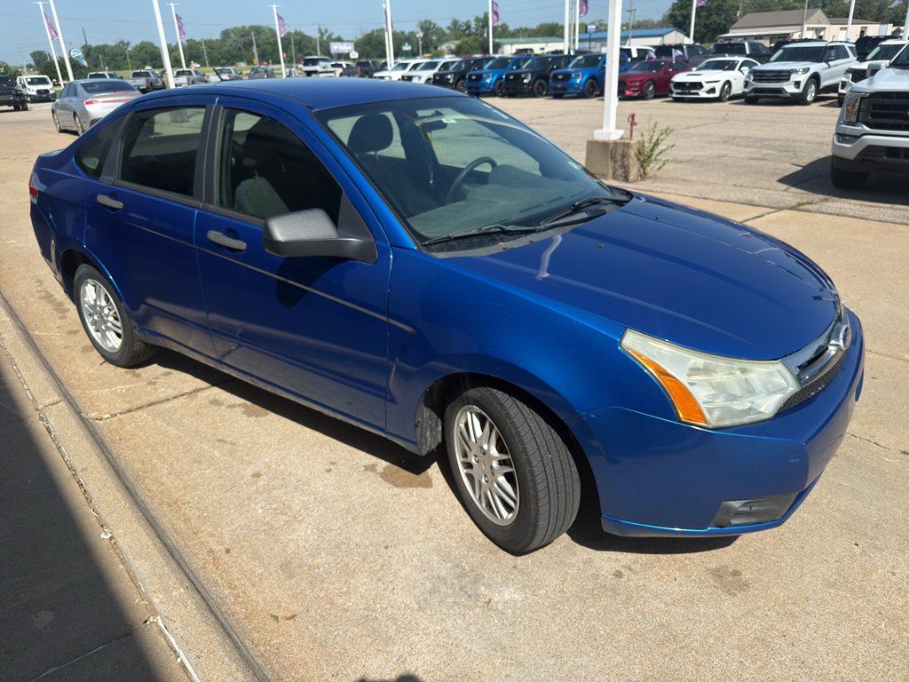 Used 2011 Blue Flame Metallic Ford SE image 4