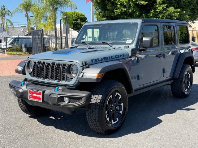 Used 2024 Gray Jeep Rubicon 4xe image 3