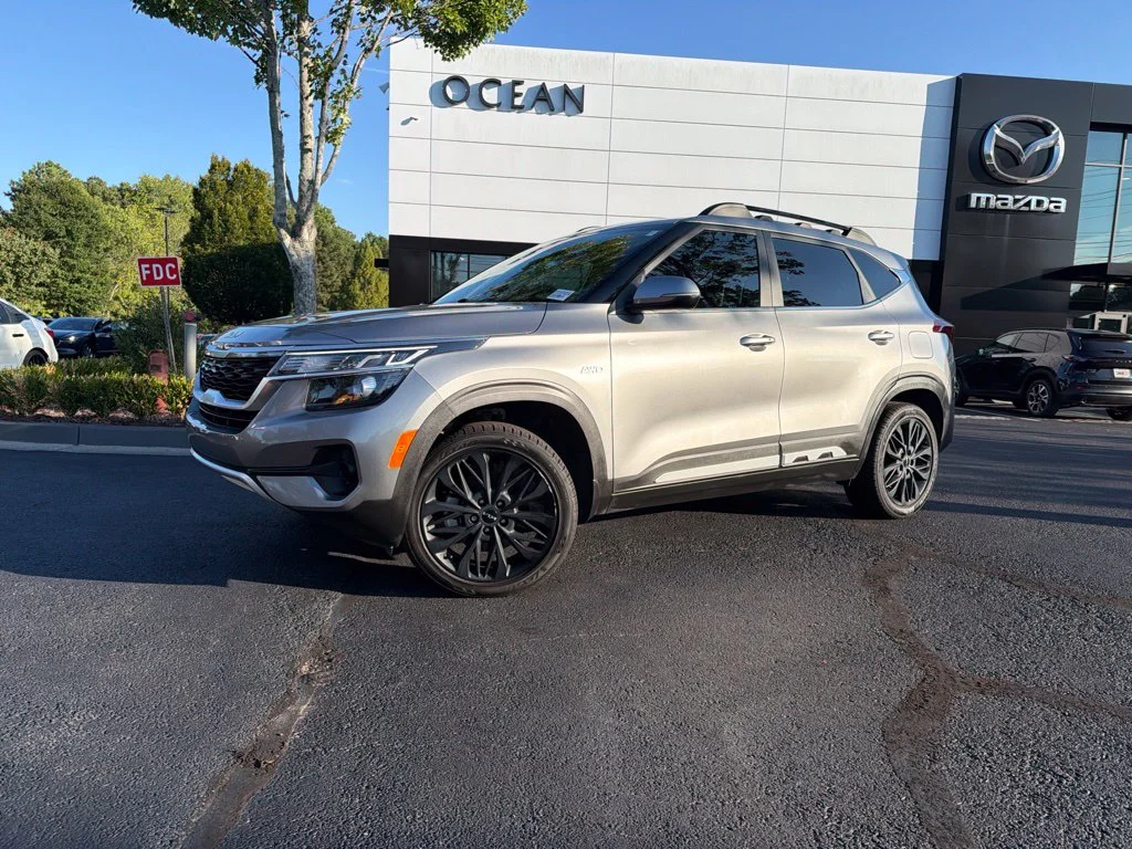 Used 2023 Gray Kia Nightfall image 1