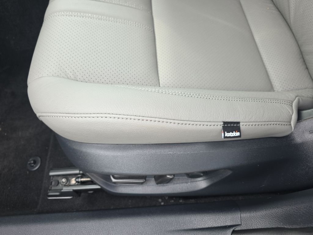 Certified Used 2025  Toyota LE image 14