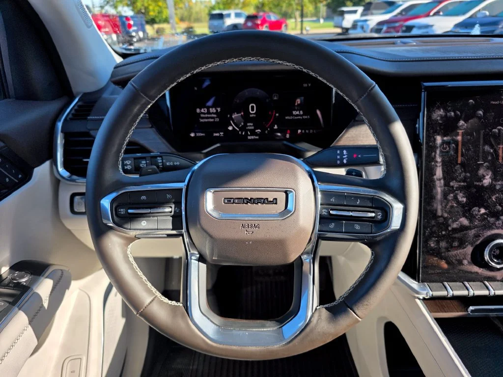 2024 GMC Acadia Denali - Photo 16