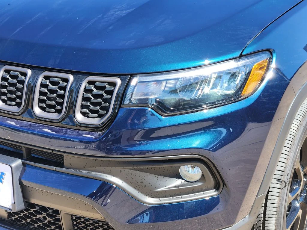 New 2026 Fathom Blue Pearl Coat Jeep Latitude image 5