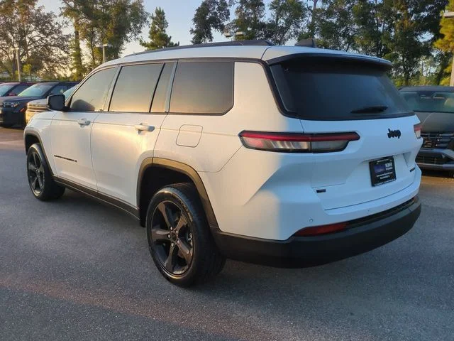 Used 2023 White Jeep Limited image 6