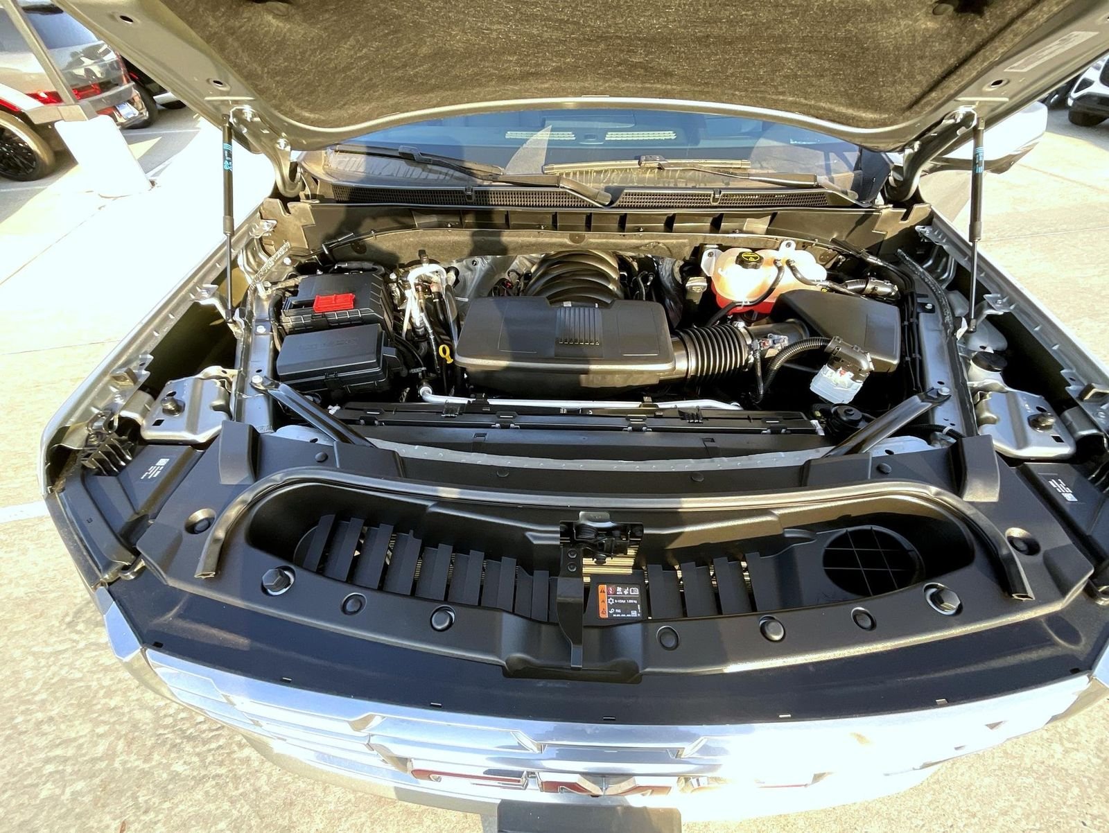 Used 2025 Silver GMC Denali image 26