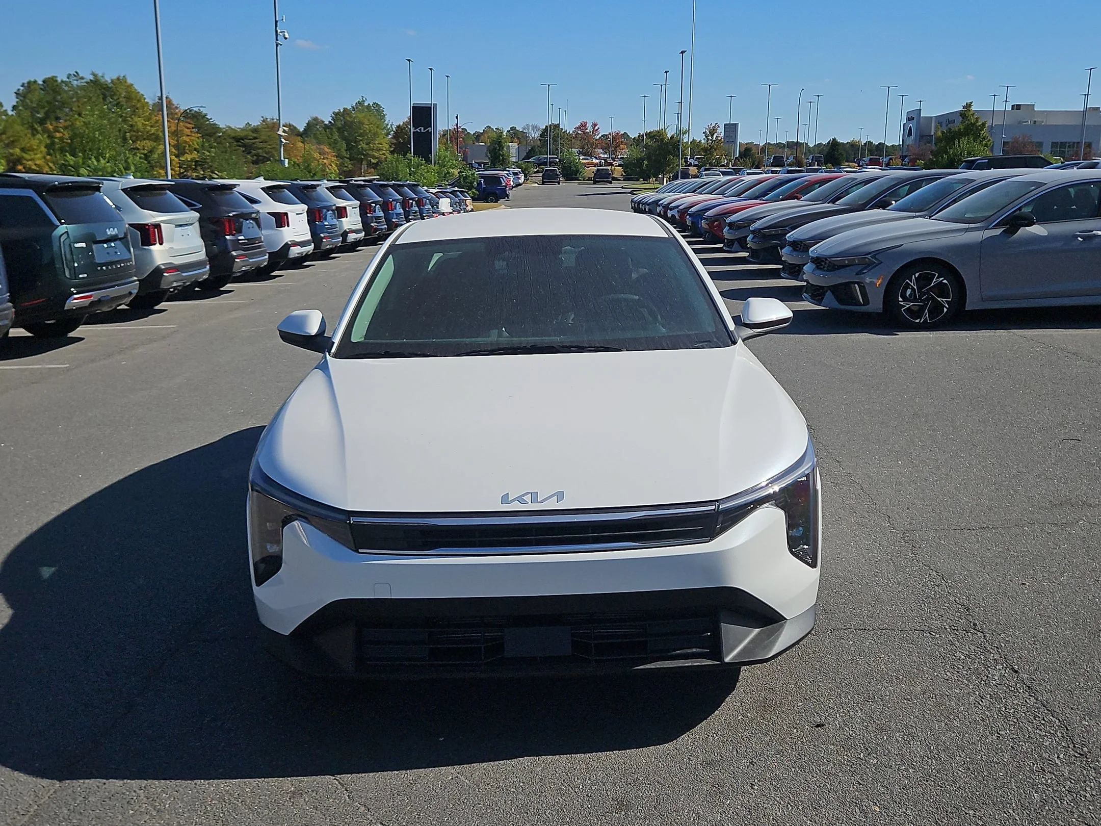 New 2026 Snow White Pearl Kia LXS image 2
